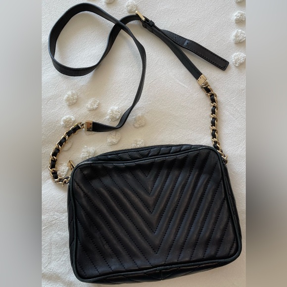 Small Black Michael Kors Crossbody - Picture 2 of 7